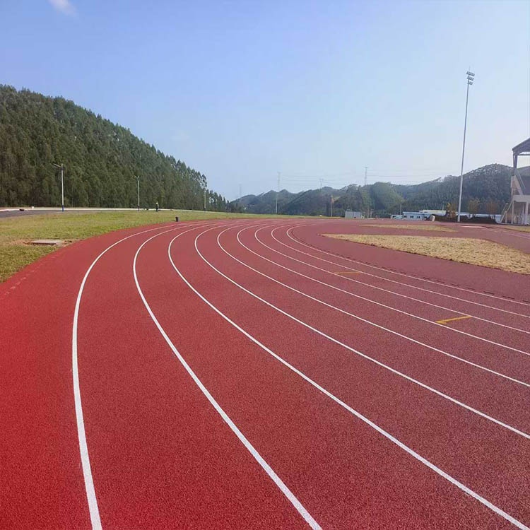 南宁消防总队混合型跑道实景图