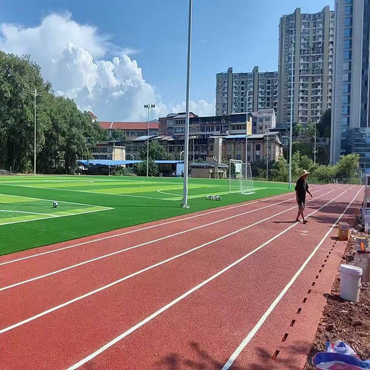 福建三明混合型跑道＋草坪完工工程案例