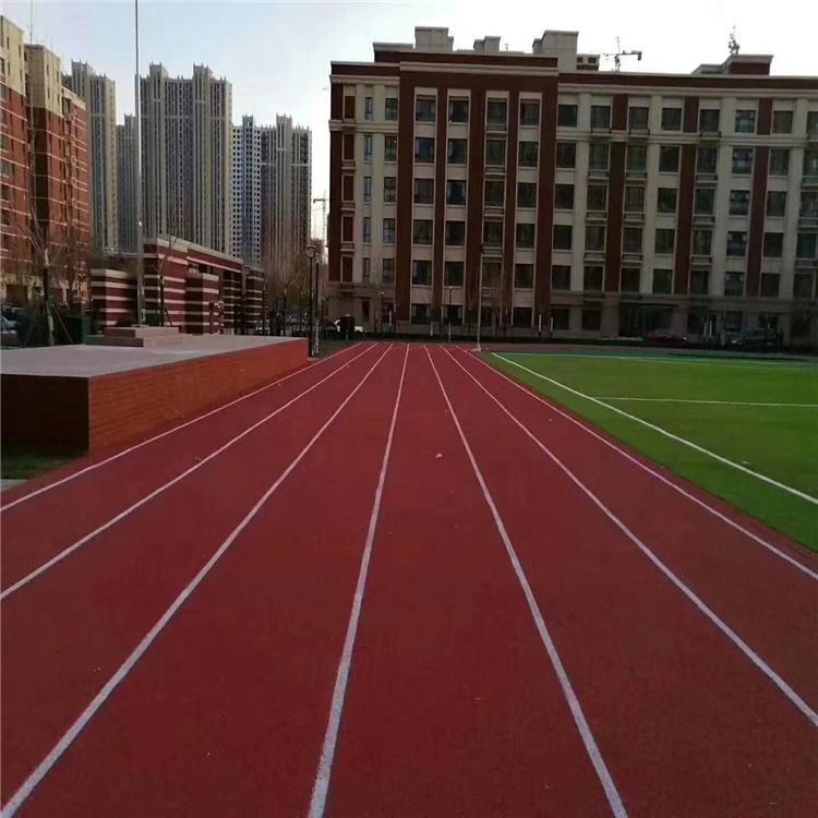 全塑型（现浇型）塑胶跑道产品图