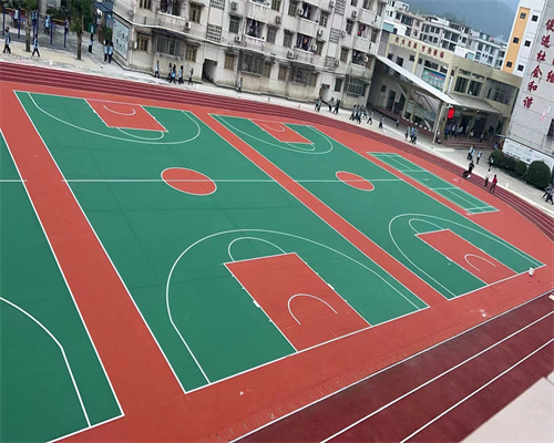 南宁上林民族中学跑道和球场